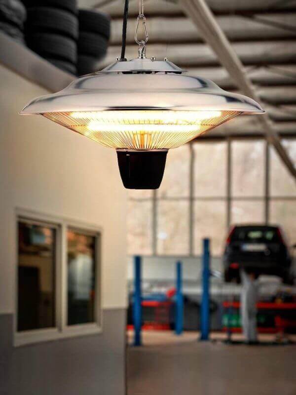 sfeer afbeelding hangende terrasheater 1000 watt en 2000 watt